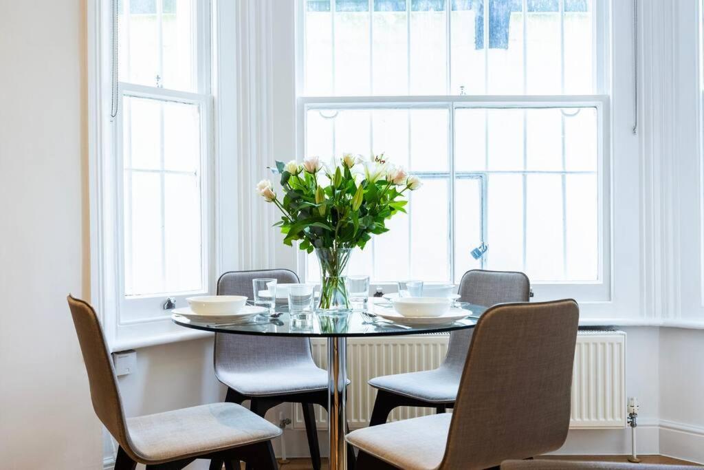 Smart Kensington Retreat 2br Apartamento *